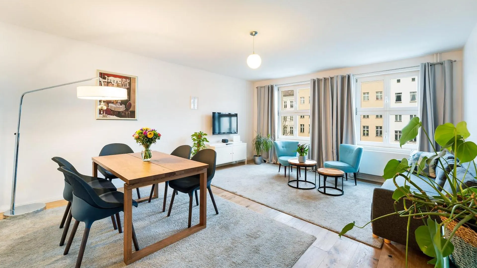 Downtown Apartments Torstr, 4 Unique Units From 1-3 Bedrooms  Berlin